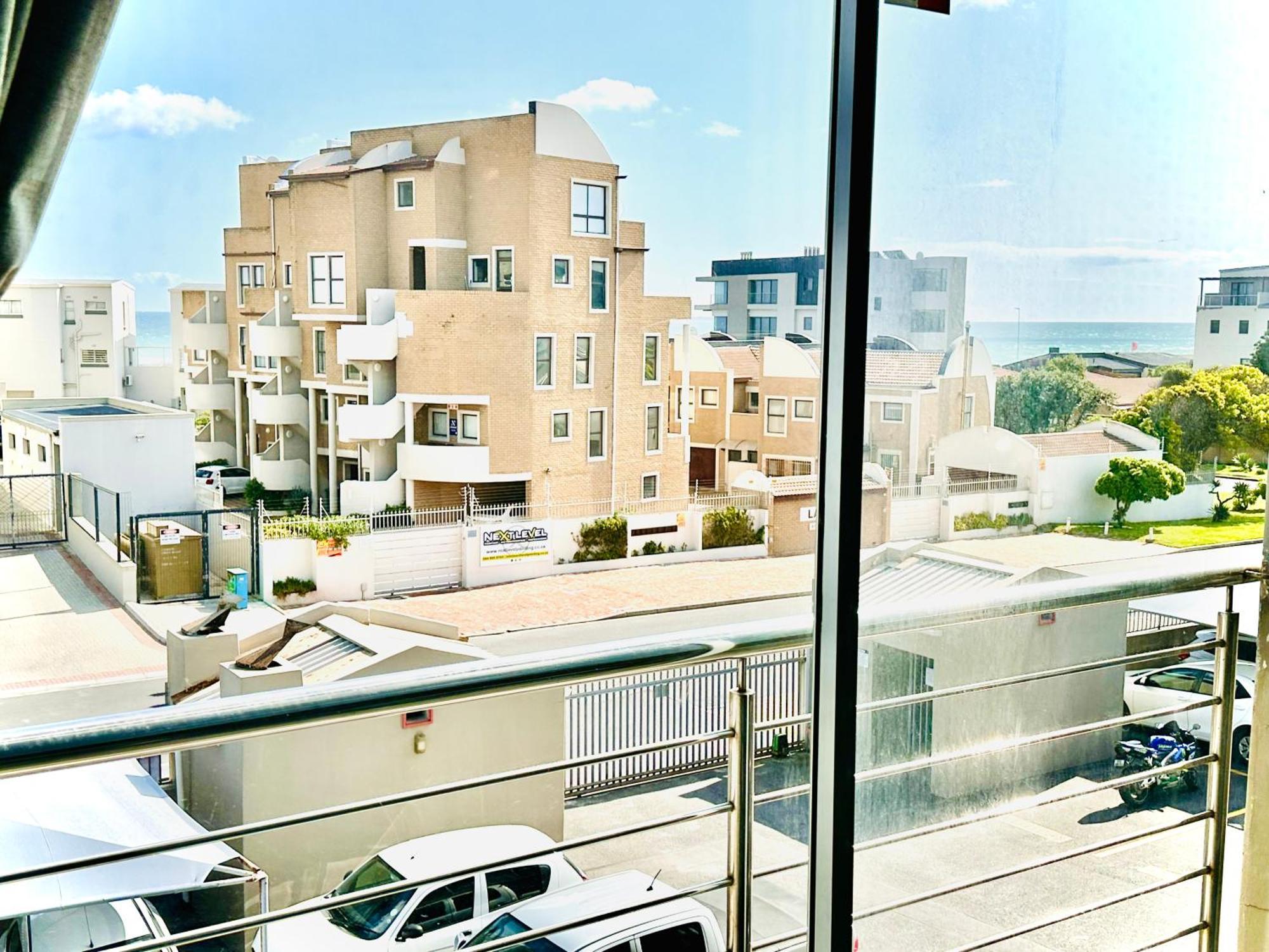Caline Vip Apartments, Beach Close Bloubergstrand Eksteriør bilde